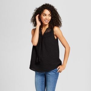 NWT Women's Lace Back Floral Applique Tank